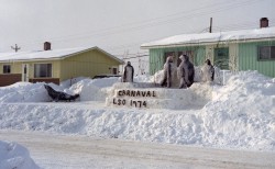 0070 Monument 10 f  vrier 1974  2 