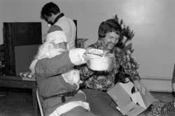 P114 S9 SS1 D62 P2 1975  13 d  c. soir  e du P  re No  l pour le Domtar  2 